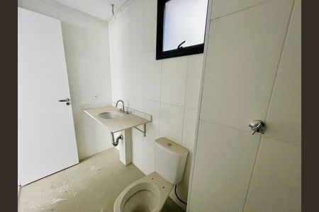 Apartamento à venda com 89m², 2 quartos e 1 vaga Apartamento à venda com 89m², 2 quartos e 1 vagaBanheiro da Suíte