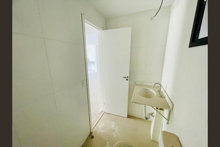 Apartamento à venda com 89m², 2 quartos e 1 vaga Apartamento à venda com 89m², 2 quartos e 1 vagaBanheiro
