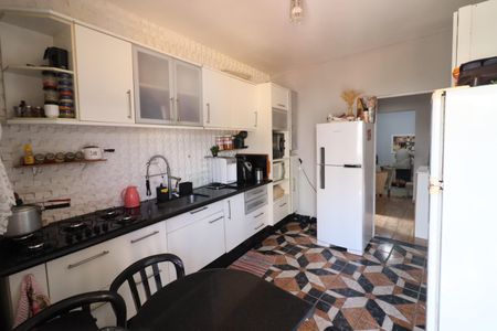 Casa à venda com 293m², 6 quartos e 1 vagaCozinha 