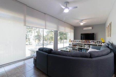 Sala de casa à venda com 3 quartos, 250m² em Bosque da Saúde, São Paulo