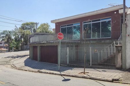 Casa à venda com 250m², 3 quartos e 3 vagasFachada 