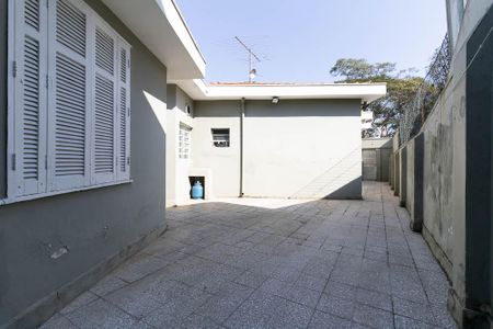 Casa à venda com 250m², 3 quartos e 3 vagasQuintal