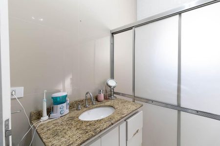 Casa à venda com 250m², 3 quartos e 3 vagasBanheiro 2