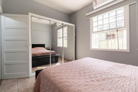 Quarto 1 de casa à venda com 3 quartos, 250m² em Bosque da Saúde, São Paulo