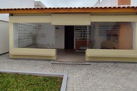 Casa à venda com 226m², 3 quartos e 4 vagas