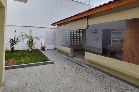 Casa à venda com 226m², 3 quartos e 4 vagas
