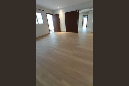 Casa à venda com 226m², 3 quartos e 4 vagas