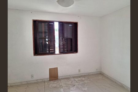 Casa à venda com 2 quartos, 93m² em Vila Nilo, São Paulo