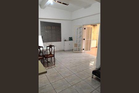 Casa à venda com 4 quartos, 250m² em Vila Monumento, São Paulo