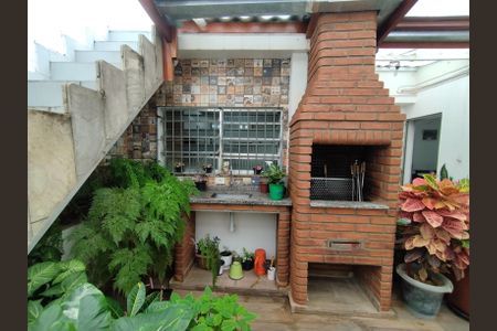 Casa à venda com 173m², 3 quartos e 2 vagas Casa à venda com 173m², 3 quartos e 2 vagasQuintal