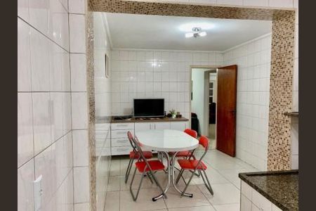 Casa à venda com 3 quartos, 173m² em Vila Moraes, São Paulo