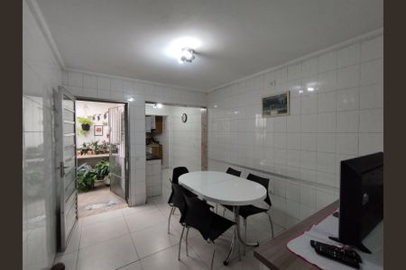 Casa à venda com 173m², 3 quartos e 2 vagas Casa à venda com 173m², 3 quartos e 2 vagasCozinha - Armários