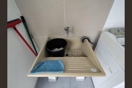 Casa à venda com 173m², 3 quartos e 2 vagas Casa à venda com 173m², 3 quartos e 2 vagasÁrea de Serviço