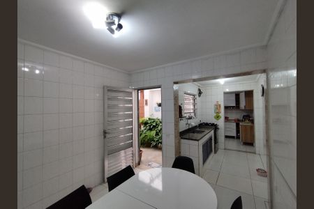 Casa à venda com 173m², 3 quartos e 2 vagas Casa à venda com 173m², 3 quartos e 2 vagasCozinha - Armários
