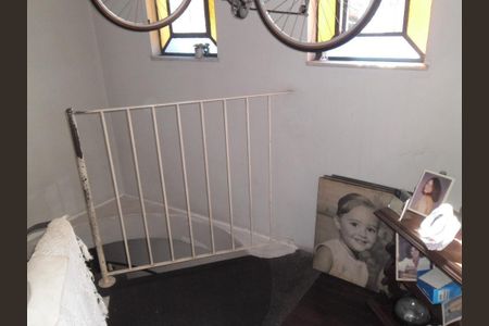 Casa à venda com 3 quartos, 220m² em Vila Santo Estefano, São Paulo