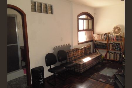 Casa à venda com 3 quartos, 220m² em Vila Santo Estefano, São Paulo