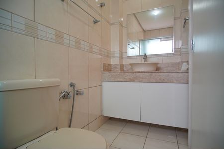 Banheiro de apartamento à venda com 1 quarto, 58m² em Centro, São Leopoldo