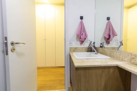 Apartamento à venda com 67m², 2 quartos e 1 vaga Apartamento à venda com 67m², 2 quartos e 1 vagaBanheiro 1