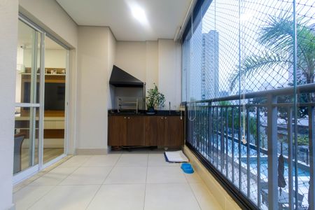 Apartamento à venda com 67m², 2 quartos e 1 vaga Apartamento à venda com 67m², 2 quartos e 1 vagaVaranda