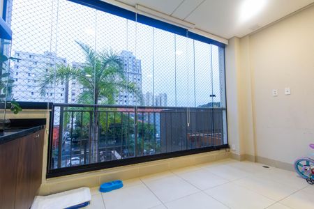 Apartamento à venda com 67m², 2 quartos e 1 vaga Apartamento à venda com 67m², 2 quartos e 1 vagaVaranda