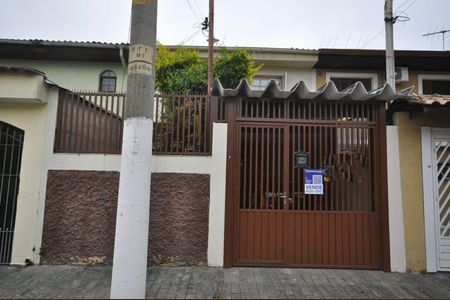 Casa à venda com 100m², 4 quartos e 2 vagas Casa à venda com 100m², 4 quartos e 2 vagasFachada