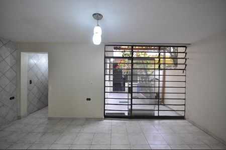 Casa à venda com 100m², 4 quartos e 2 vagasSala