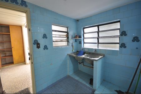 Casa à venda com 100m², 4 quartos e 2 vagasÁrea de serviço