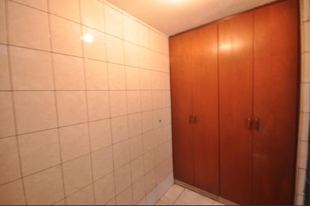 Casa à venda com 100m², 4 quartos e 2 vagasQuarto de Serviço