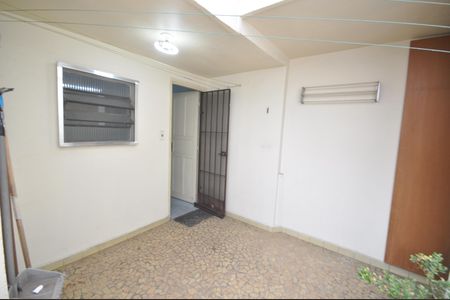 Casa à venda com 100m², 4 quartos e 2 vagasÁrea de serviço