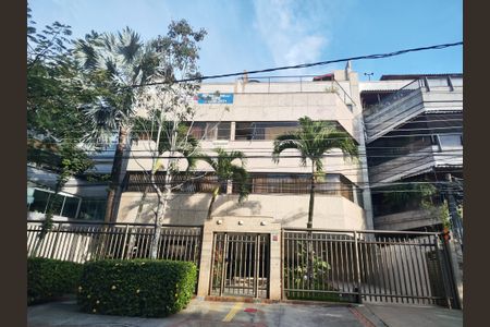 Apartamento à venda com 360m², 3 quartos e 1 vagaFachada