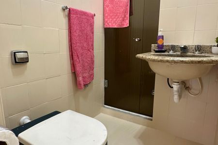 Apartamento à venda com 102m², 3 quartos e sem vaga Apartamento à venda com 102m², 3 quartos e sem vagaBanheiro 1