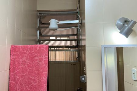 Apartamento à venda com 102m², 3 quartos e sem vaga Apartamento à venda com 102m², 3 quartos e sem vagaBanheiro 1