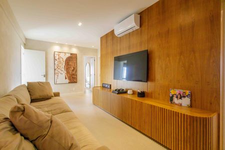 Apartamento à venda com 233m², 4 quartos e 3 vagas Apartamento à venda com 233m², 4 quartos e 3 vagasSala 2