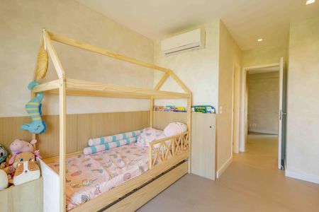 Apartamento à venda com 233m², 4 quartos e 3 vagas Apartamento à venda com 233m², 4 quartos e 3 vagasSuíte 2