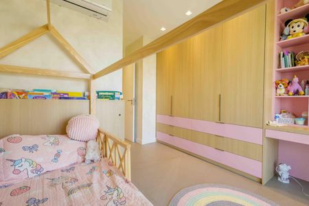 Apartamento à venda com 233m², 4 quartos e 3 vagas Apartamento à venda com 233m², 4 quartos e 3 vagasSuíte 2