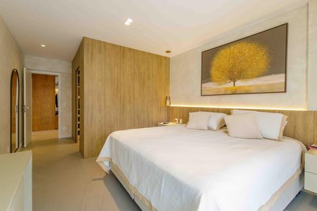 Apartamento à venda com 233m², 4 quartos e 3 vagas Apartamento à venda com 233m², 4 quartos e 3 vagasSuíte 3