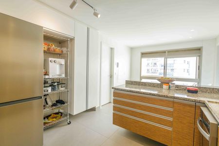 Apartamento à venda com 233m², 4 quartos e 3 vagas Apartamento à venda com 233m², 4 quartos e 3 vagasCozinha