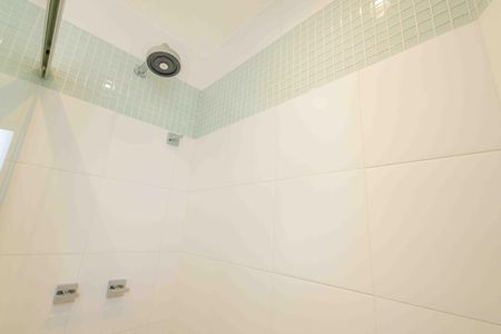 Apartamento à venda com 233m², 4 quartos e 3 vagas Apartamento à venda com 233m², 4 quartos e 3 vagasBanheiro da Suíte 4