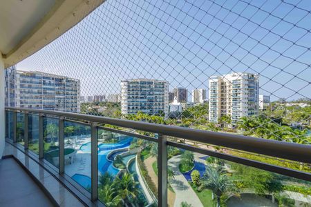 Apartamento à venda com 233m², 4 quartos e 3 vagas Apartamento à venda com 233m², 4 quartos e 3 vagasVaranda das Suítes 1 e 2