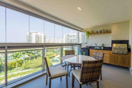 Apartamento à venda com 233m², 4 quartos e 3 vagas Apartamento à venda com 233m², 4 quartos e 3 vagasVaranda da Sala 2