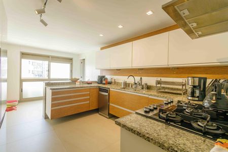 Apartamento à venda com 233m², 4 quartos e 3 vagas Apartamento à venda com 233m², 4 quartos e 3 vagasCozinha