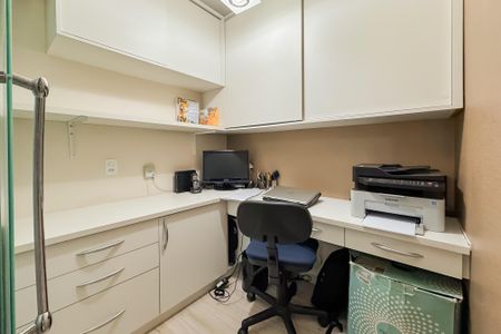 Apartamento à venda com 146m², 3 quartos e 2 vagasEscritório