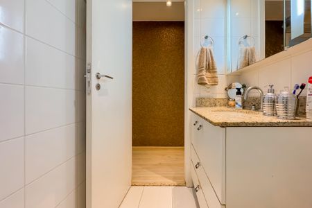 Apartamento à venda com 146m², 3 quartos e 2 vagasBanheiro da Suíte 1