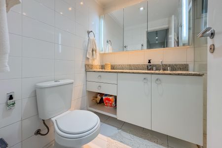 Apartamento à venda com 146m², 3 quartos e 2 vagasBanheiro da Suíte 3