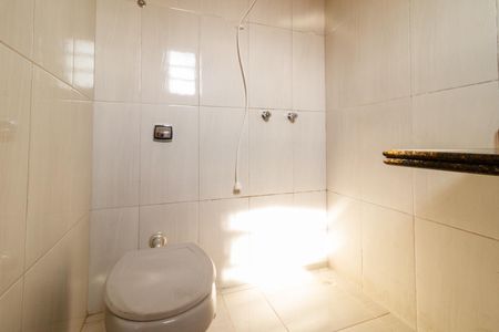 Casa à venda com 115m², 2 quartos e 4 vagas Casa à venda com 115m², 2 quartos e 4 vagasBanheiro Social