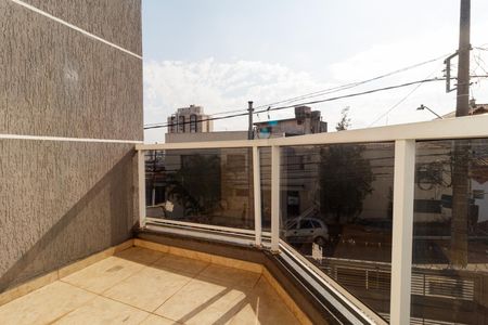 Casa à venda com 115m², 2 quartos e 4 vagas Casa à venda com 115m², 2 quartos e 4 vagasVaranda da suíte