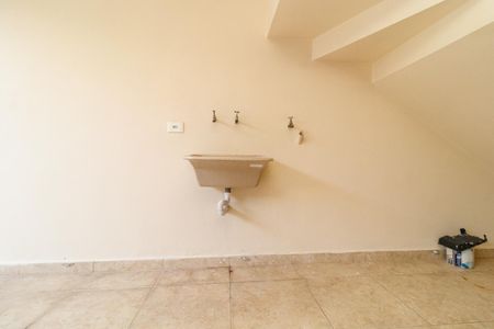 Casa à venda com 115m², 2 quartos e 4 vagas Casa à venda com 115m², 2 quartos e 4 vagasGaragem