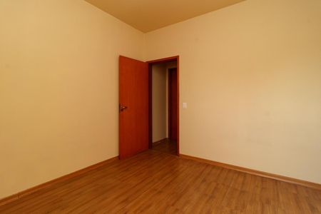 Casa à venda com 115m², 2 quartos e 4 vagas Casa à venda com 115m², 2 quartos e 4 vagasSuíte