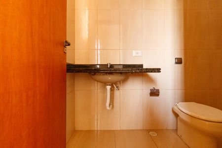 Casa à venda com 115m², 2 quartos e 4 vagas Casa à venda com 115m², 2 quartos e 4 vagasBanheiro da Suíte 2