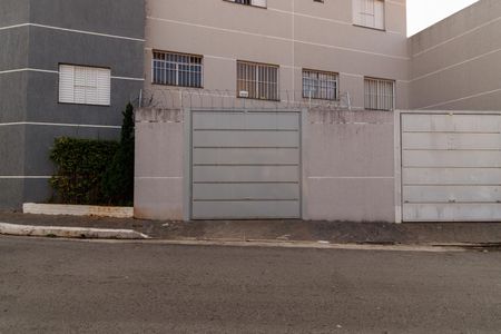 Casa à venda com 115m², 2 quartos e 4 vagas Casa à venda com 115m², 2 quartos e 4 vagasFachada